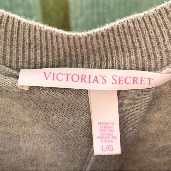 SOLD VS Cashmere Blend Open-Back Oversized Sweater| Size L - Picture 6 of 7